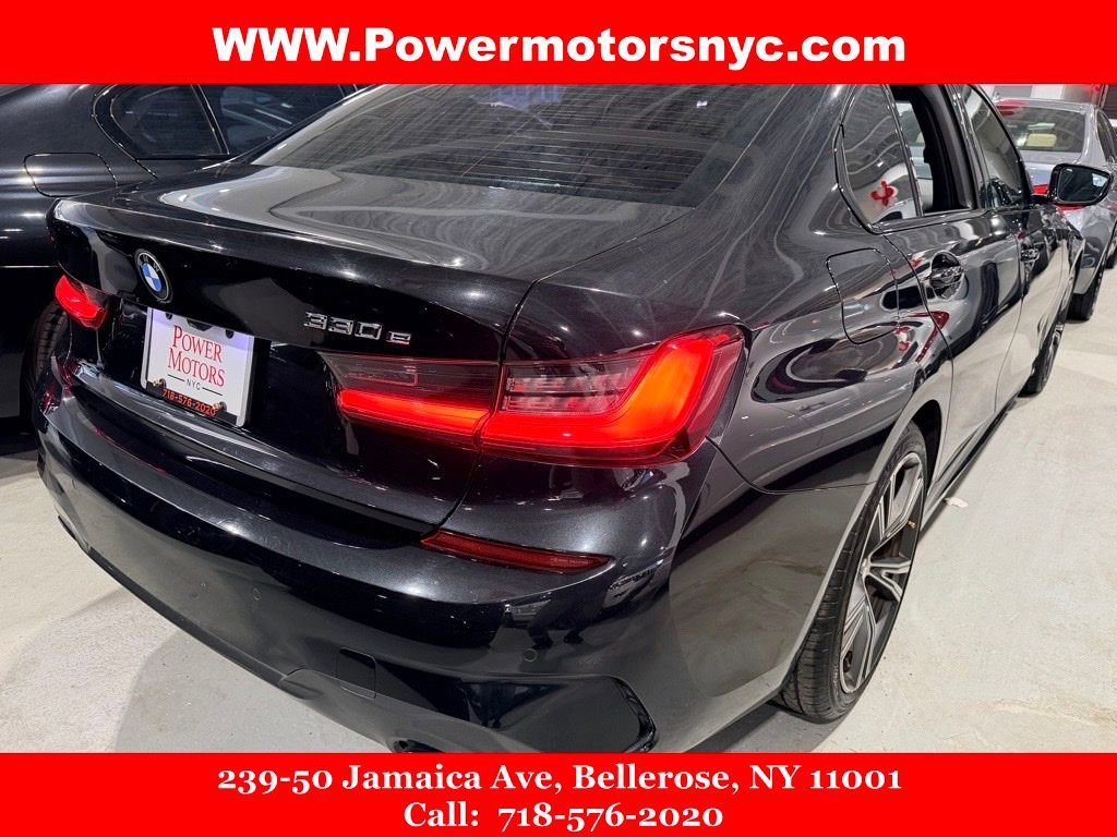 Used 2021 BMW 330e w/ M Sport Package image 4