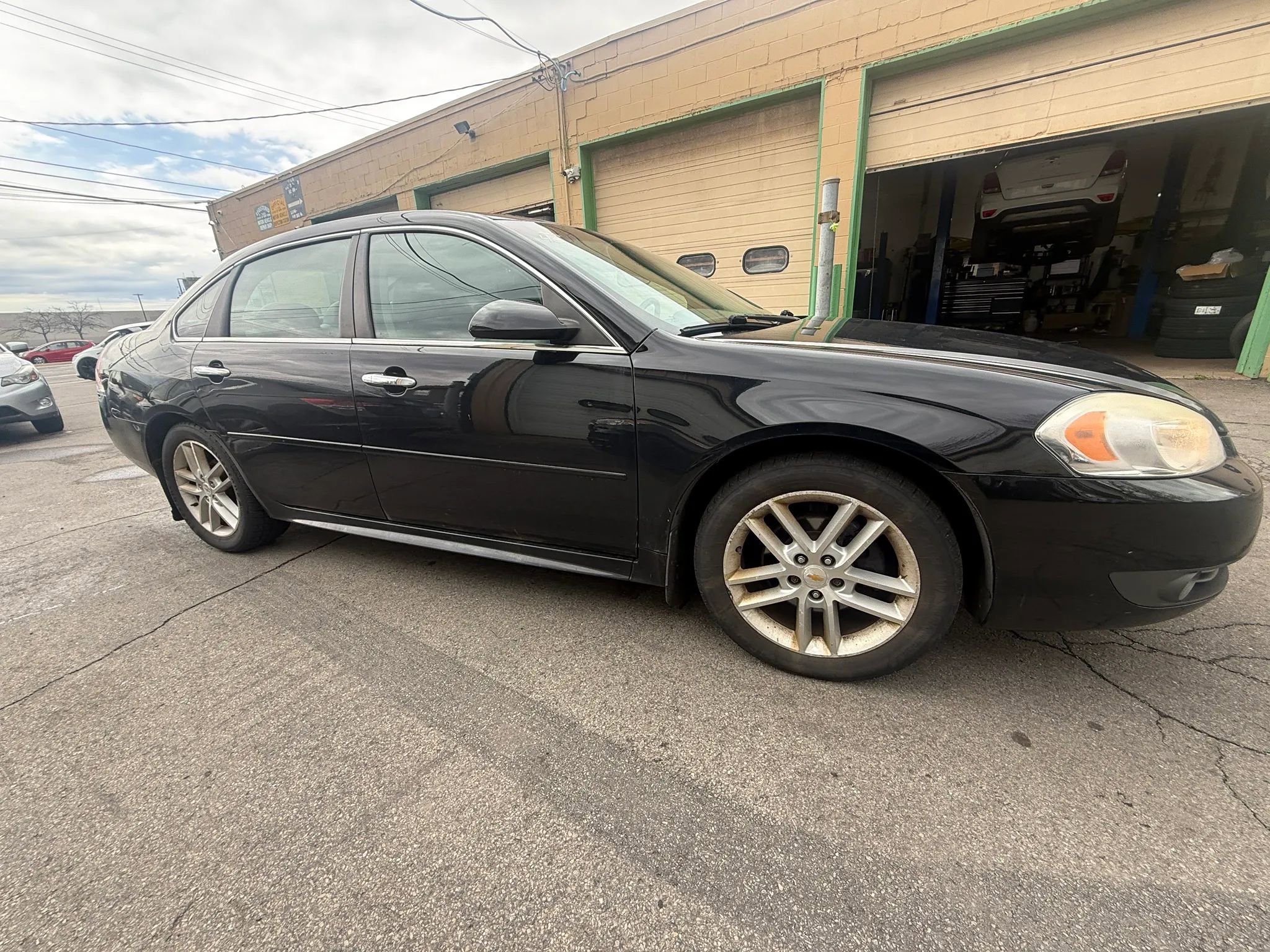 Used 2010 Chevrolet Impala LTZ FWD image 9