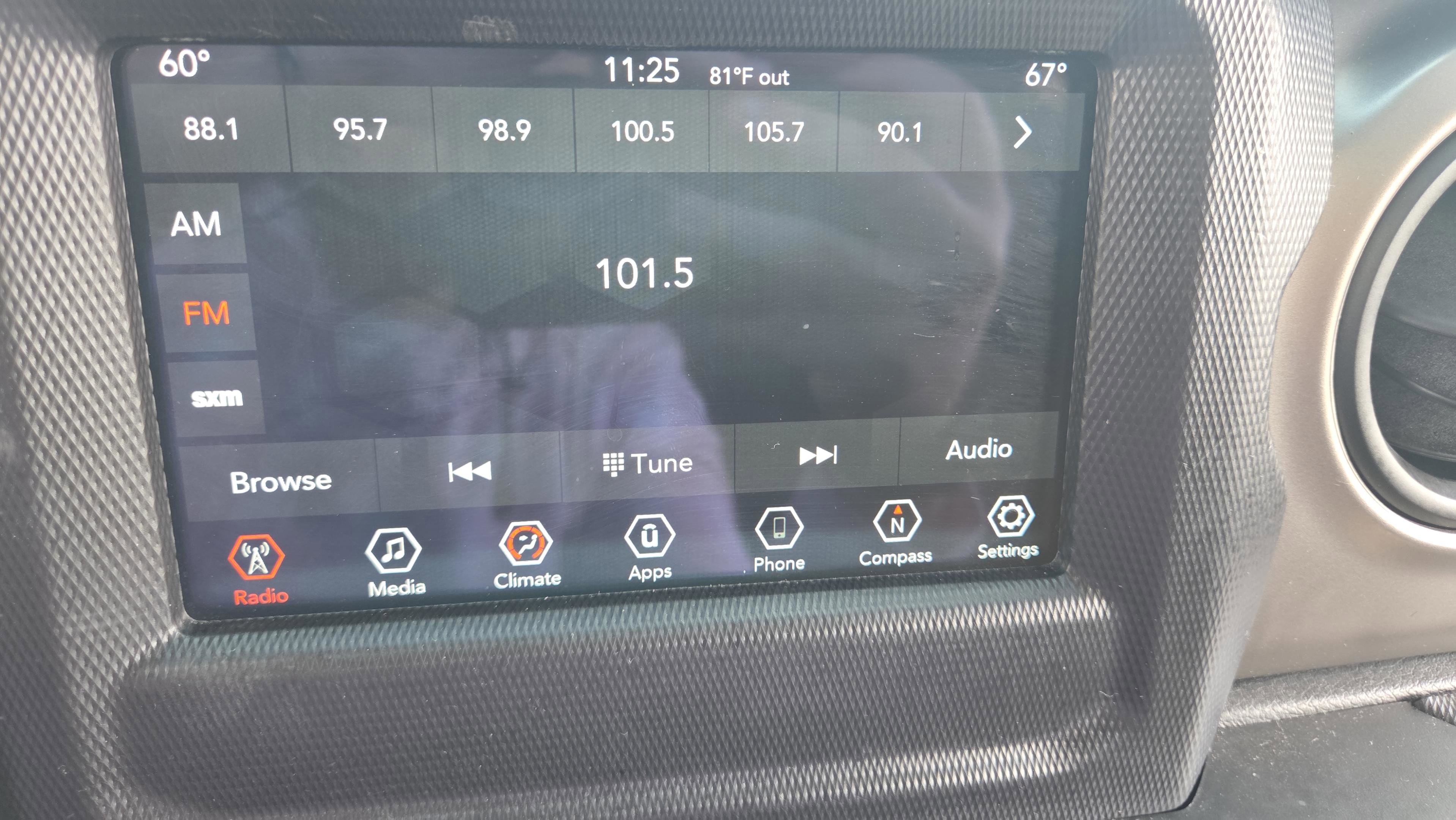 Used 2020 Jeep Wrangler Sport image 29