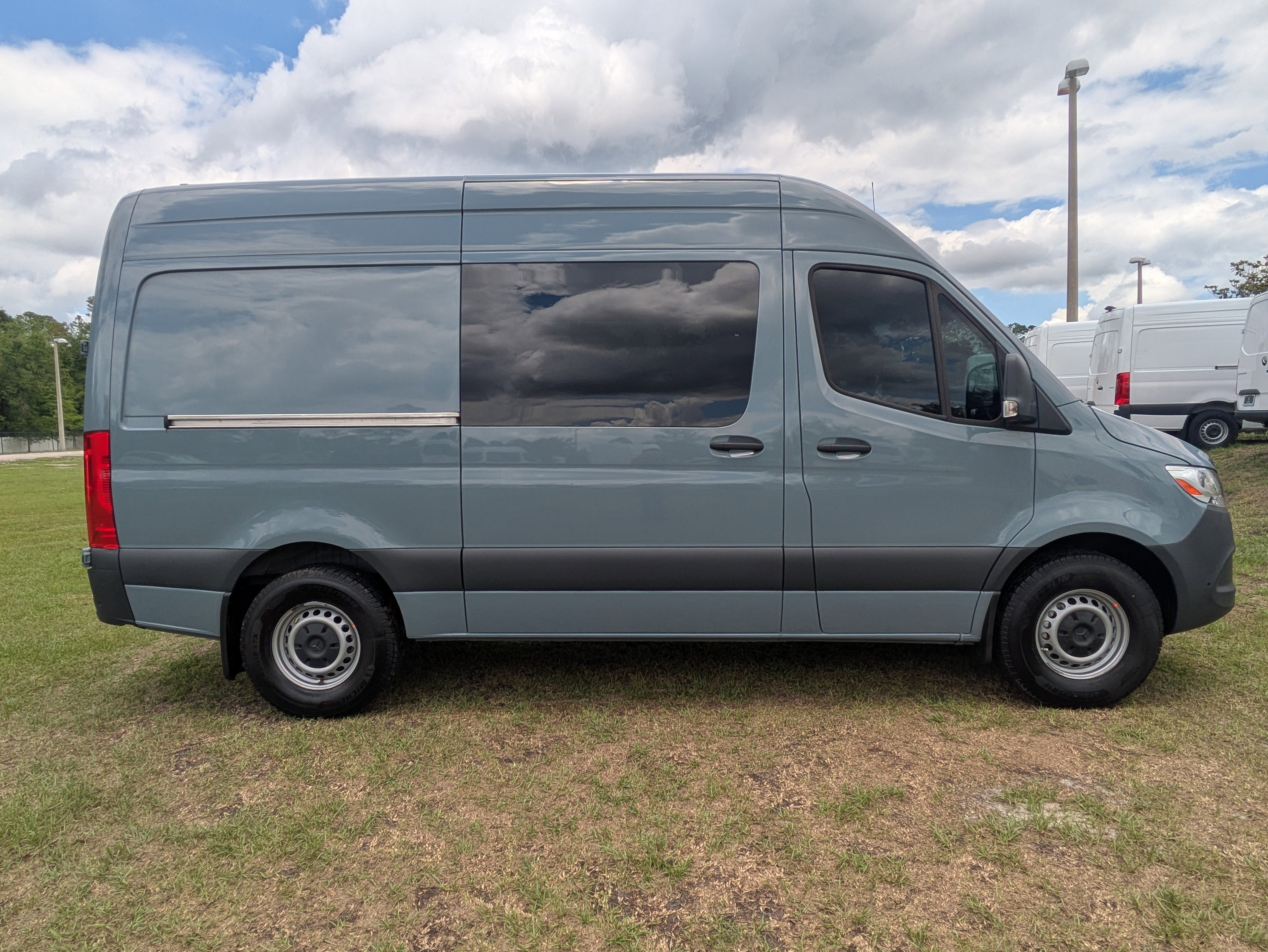 Used 2024 Mercedes-Benz Sprinter 2500 image 3