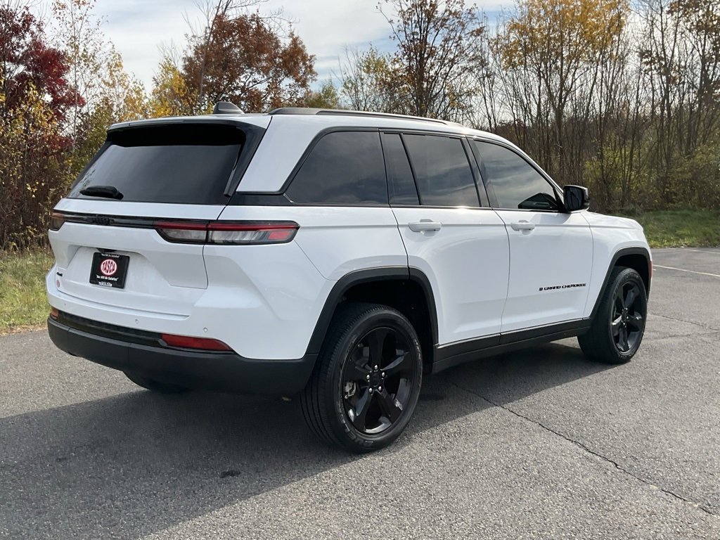 Used 2023 Jeep Grand Cherokee Altitude image 26