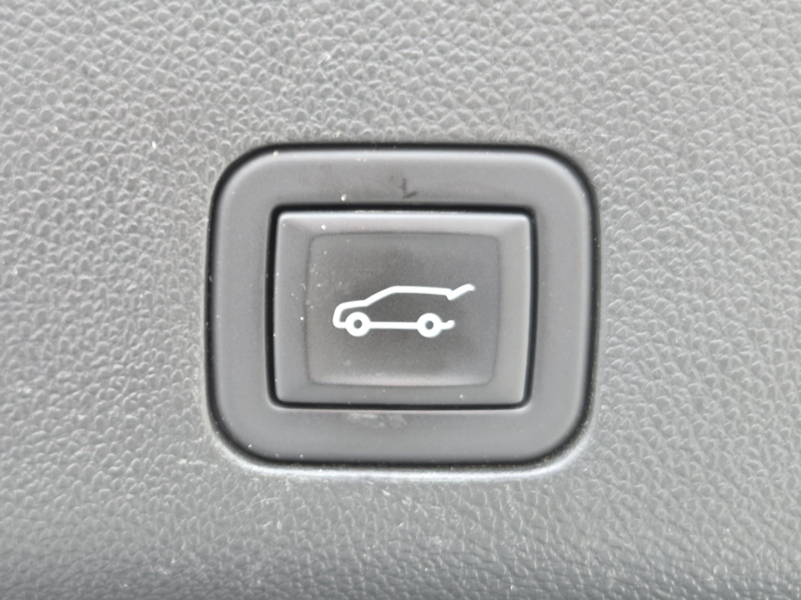 Used 2023 Chevrolet Suburban Premier AWD/4WD image 24