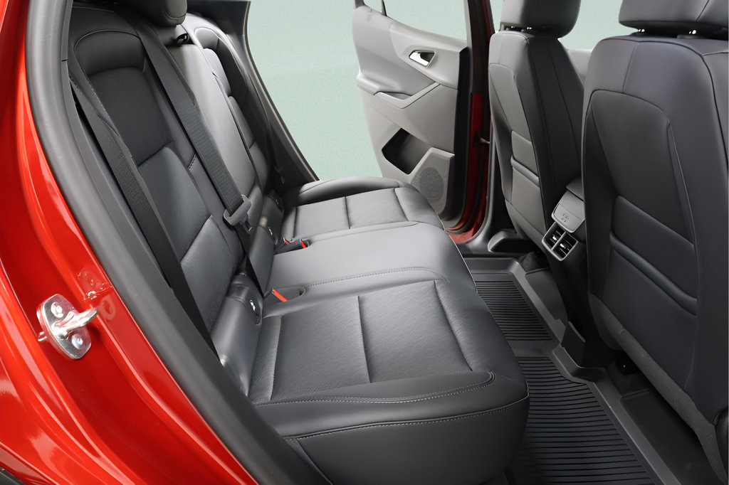 New 2027 Chevrolet Equinox LT w/ Convenience Package II FWD image 31
