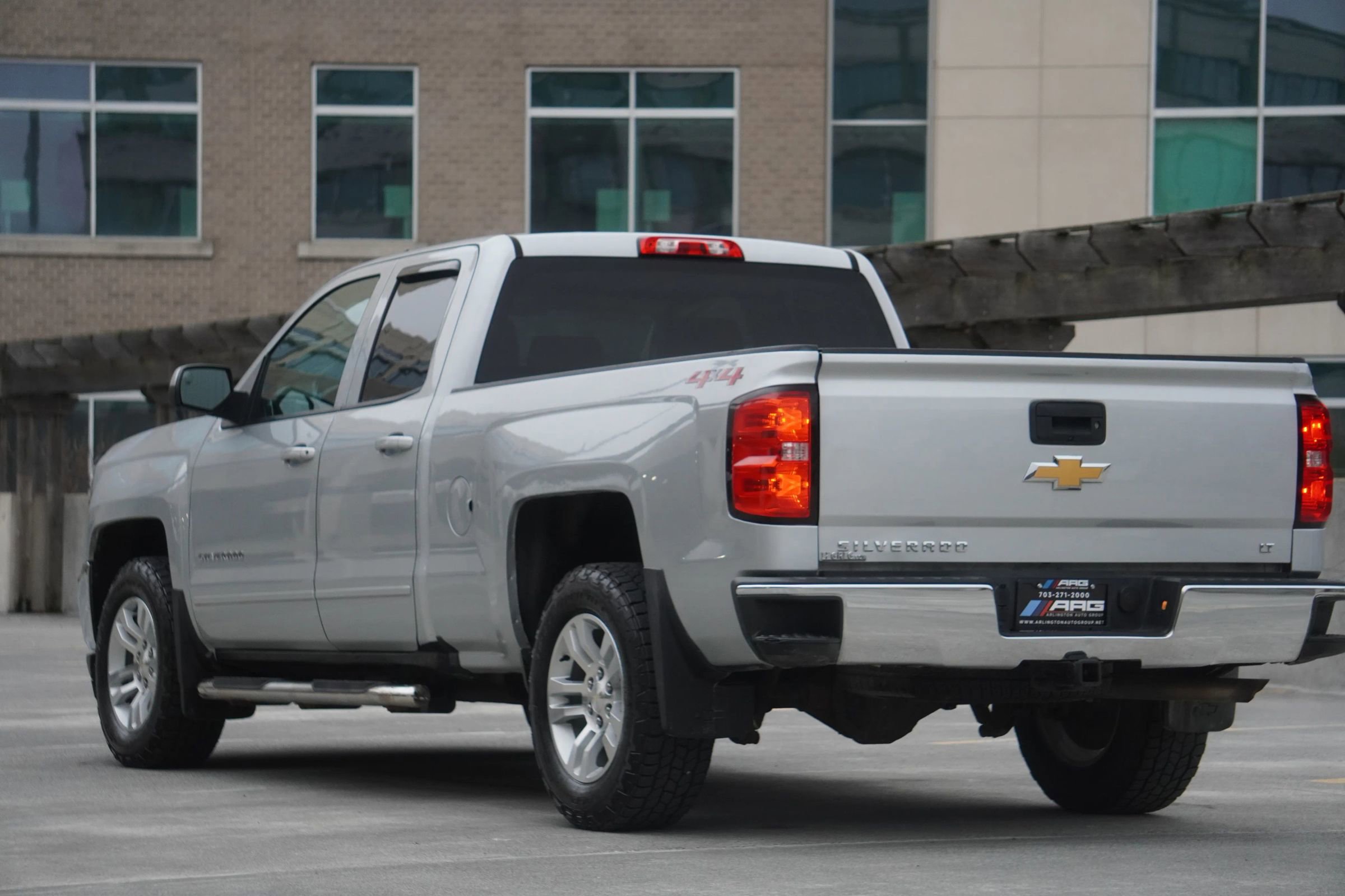 Used 2018 Chevrolet Silverado 1500 LT w/ All Star Edition AWD/4WD image 9
