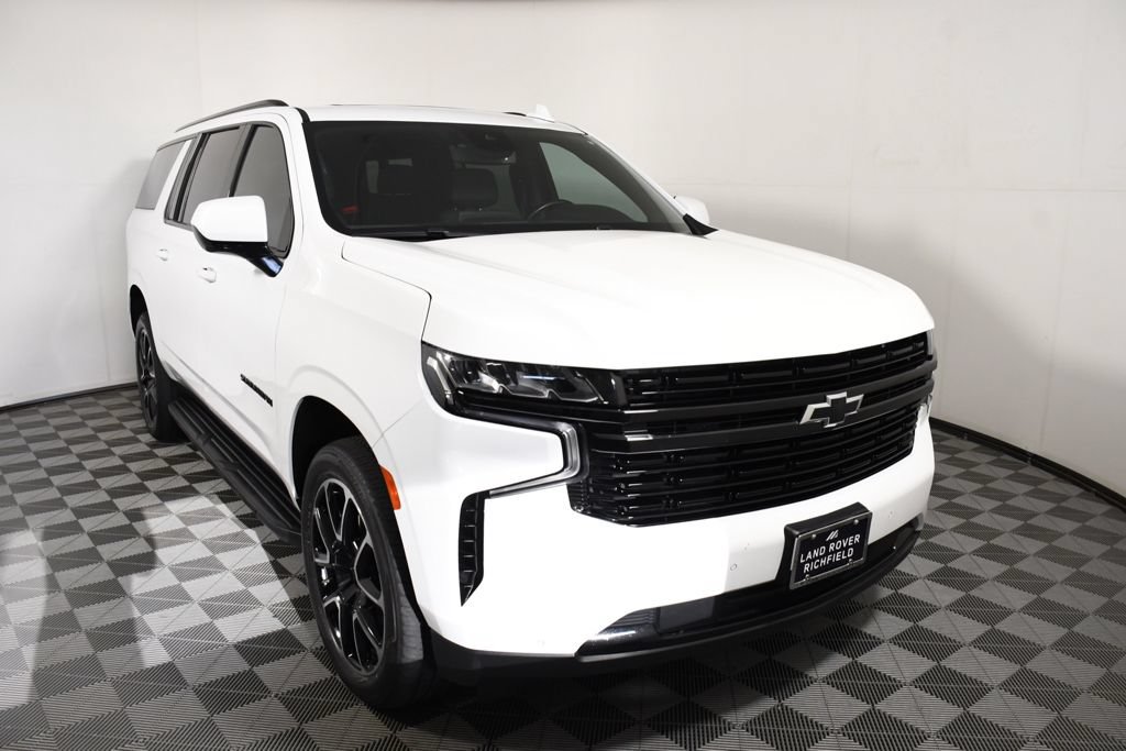 Used 2023 Chevrolet Suburban RST w/ Max Trailering Package AWD/4WD image 9