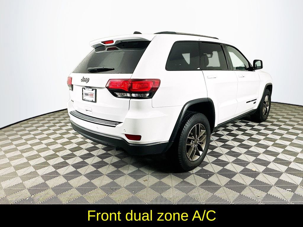 Used 2016 Jeep Grand Cherokee Laredo 75th Anniversary image 10