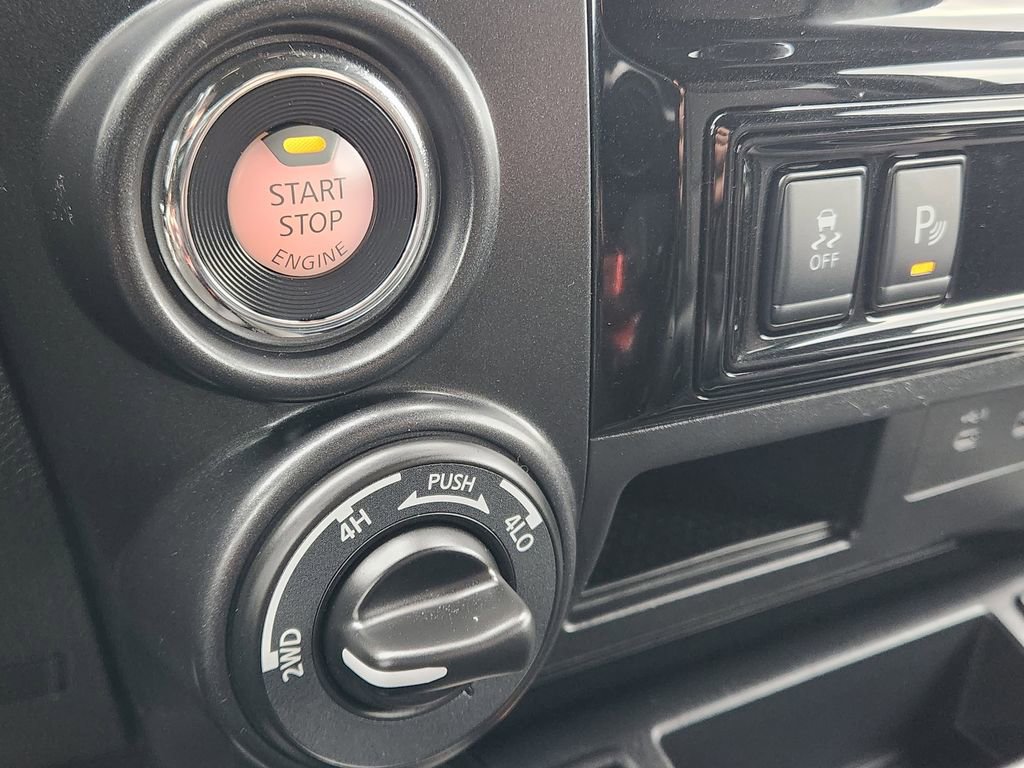 Used 2024 Nissan Titan SV w/ SV Bronze Edition Package image 25