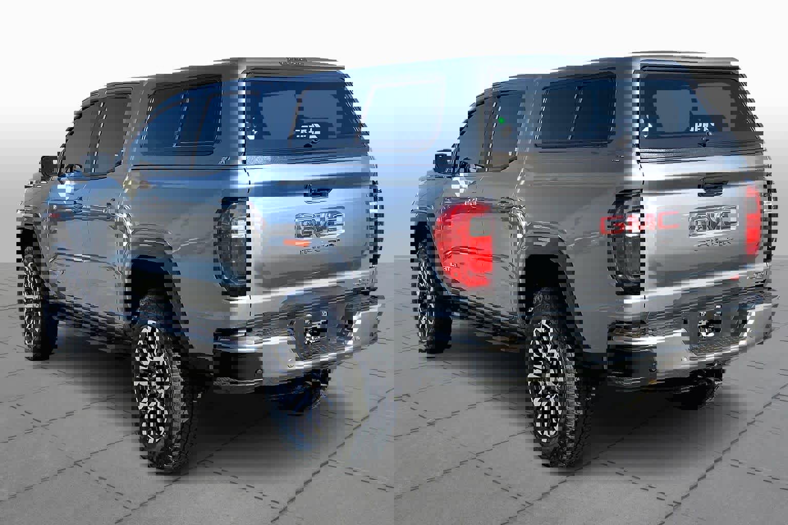 Used 2024 GMC Canyon AT4 w/ Canyon Safety Plus Package image 11