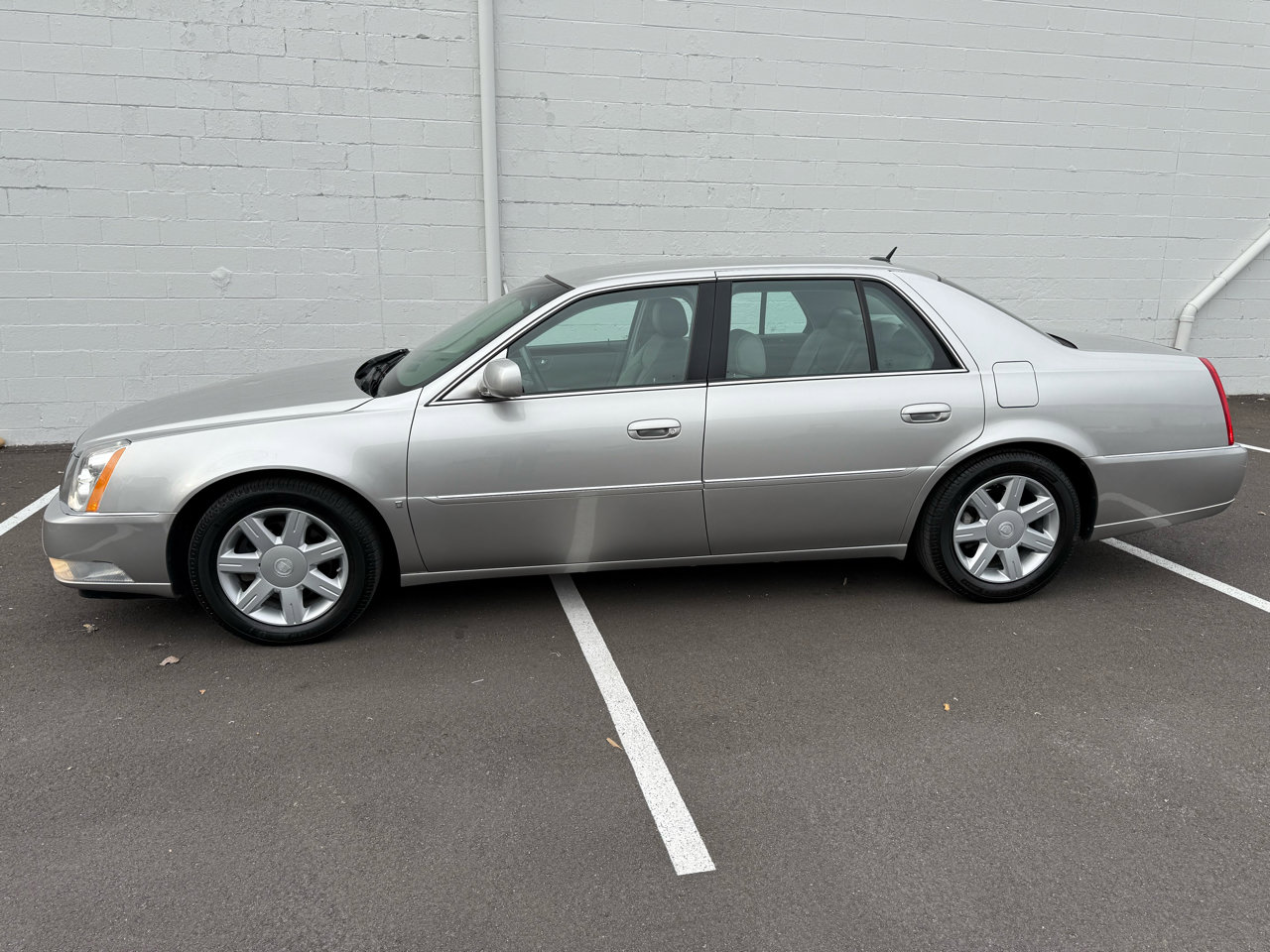 Used 2006 Cadillac DTS image 16