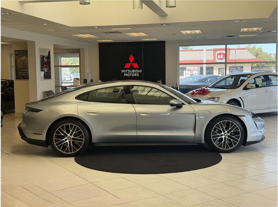Used 2023 Porsche Taycan 4S w/ Premium Package AWD/4WD image 4