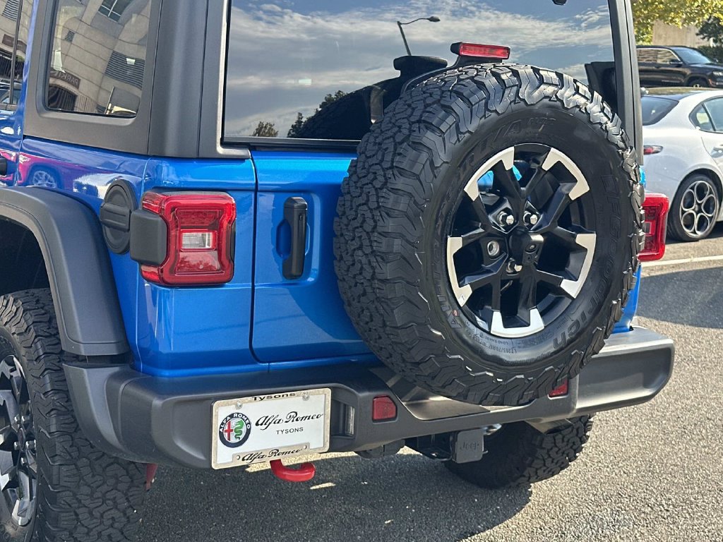 Used 2025 Jeep Wrangler Unlimited Rubicon w/ Convenience Group AWD/4WD image 11