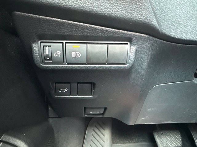 Used 2024 Toyota Corolla Cross XLE w/ Convenience Package AWD/4WD image 23