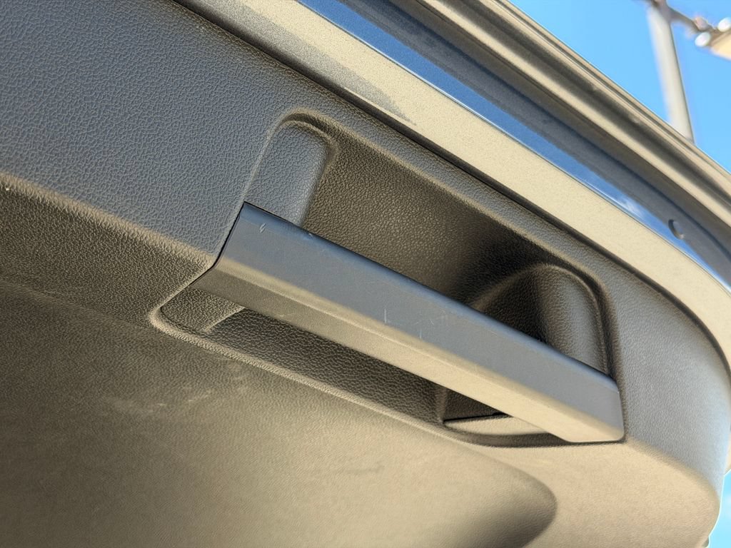 Certified 2023 Volkswagen Taos SE FWD image 29