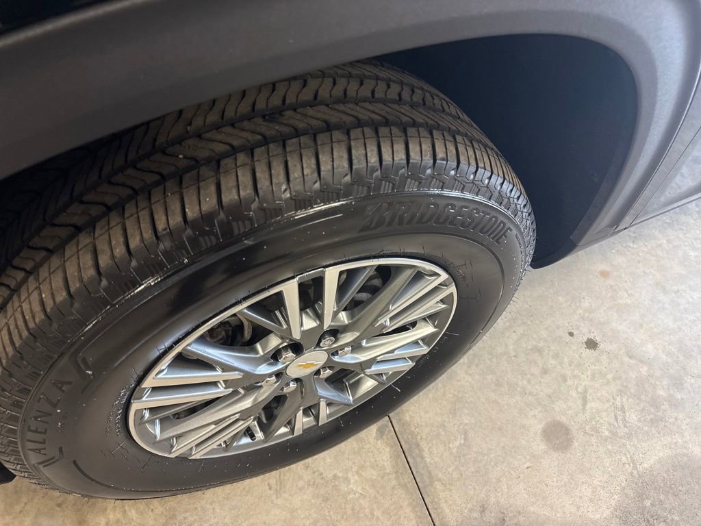 Used 2024 Chevrolet Traverse LT image 25