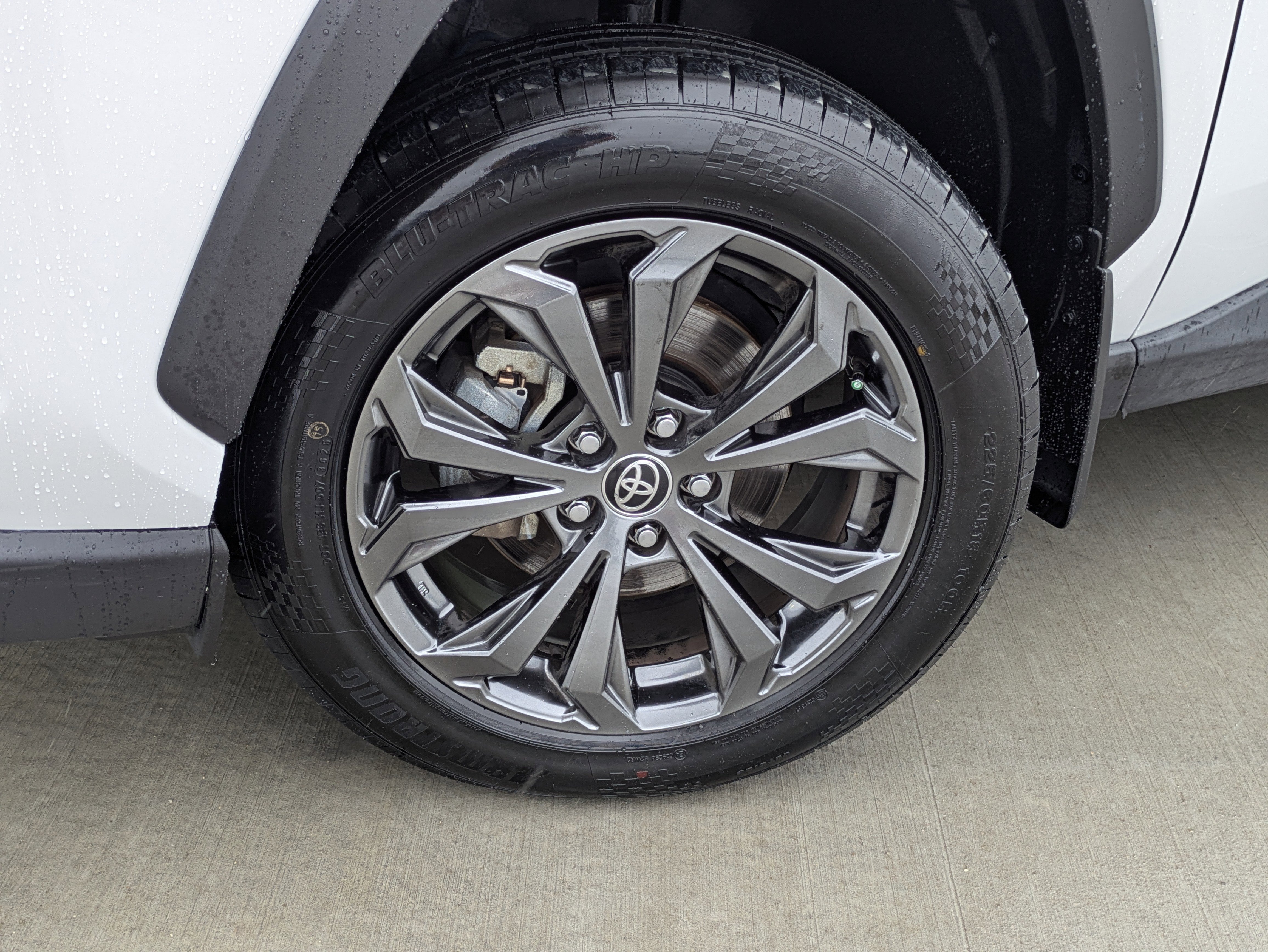 Used 2024 Toyota RAV4 Limited w/ Advanced Technology Package AWD/4WD image 9
