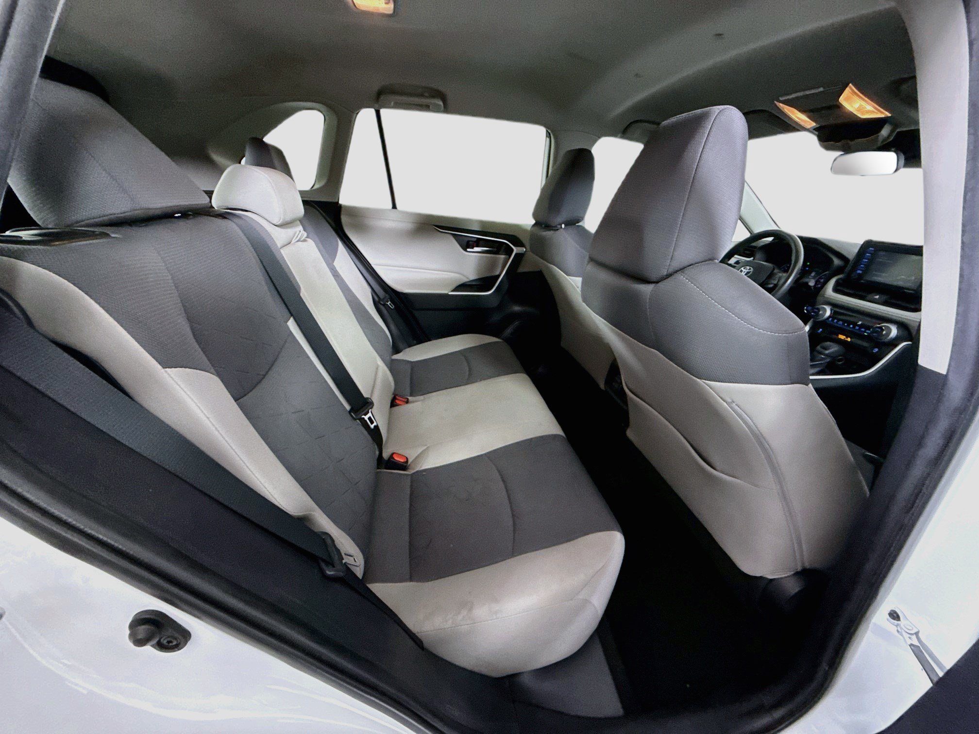 Used 2020 Toyota RAV4 XLE w/ Carpet Mat Package AWD/4WD image 27