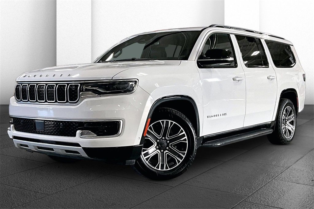 Used 2024 Jeep Wagoneer L Series II w/ Flexible Seating Group image 12