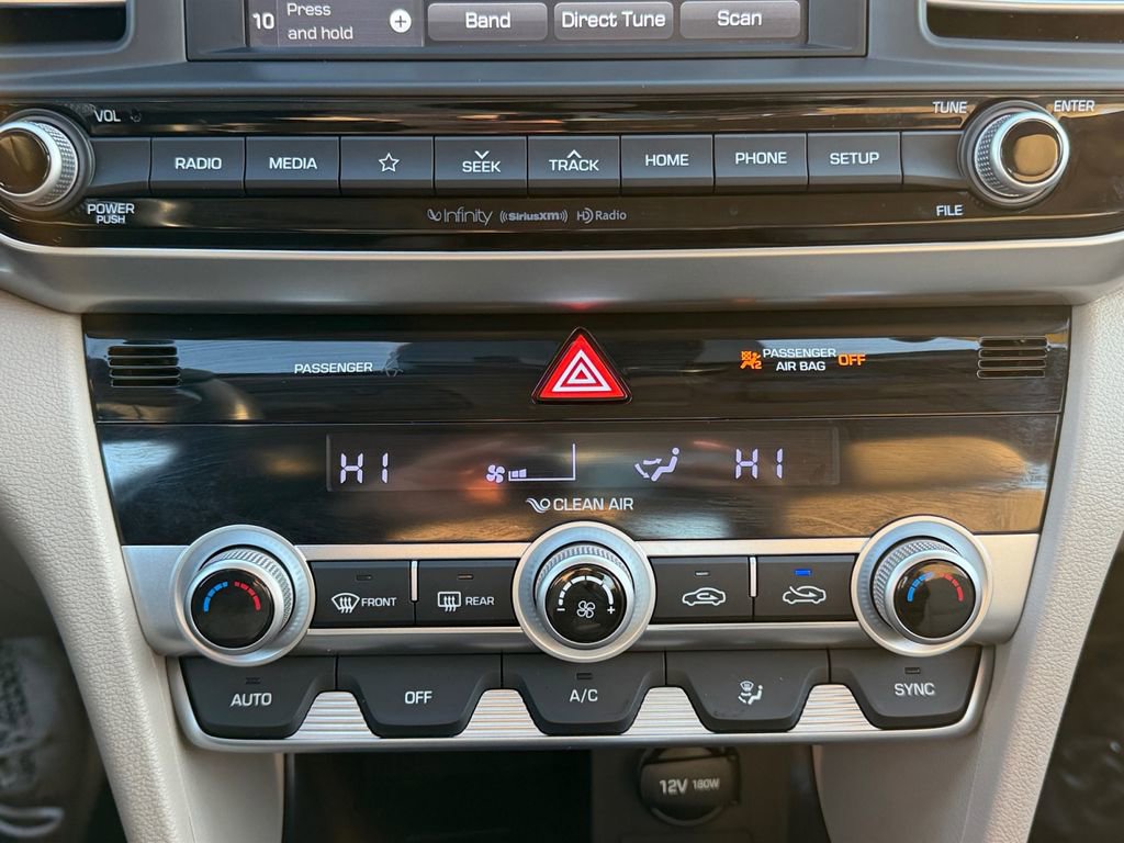 Used 2020 Hyundai Elantra Limited image 18