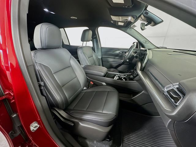 New 2025 Chevrolet Traverse LT w/ Enhanced Driving Package FWD image 32