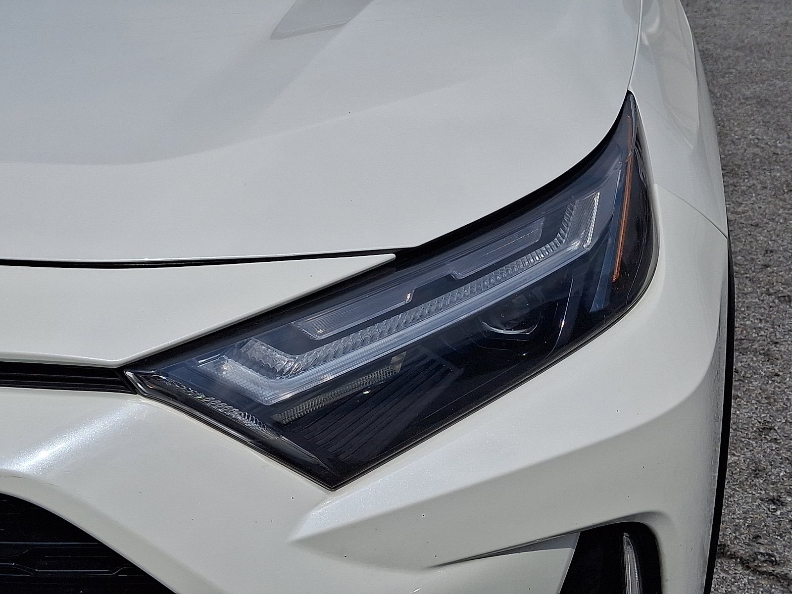 Used 2022 Toyota RAV4 XSE AWD/4WD image 11