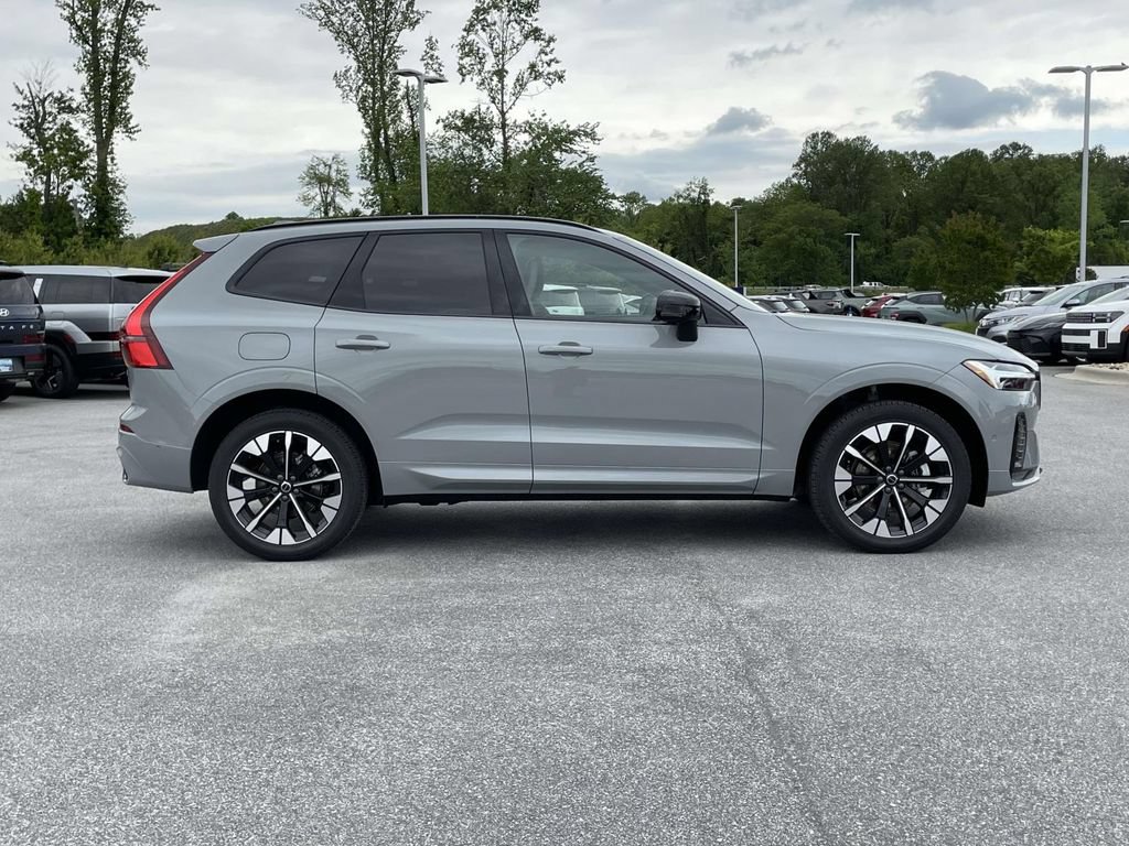 New 2026 Volvo XC60 B5 Plus w/ Protection Package Premier AWD/4WD image 28
