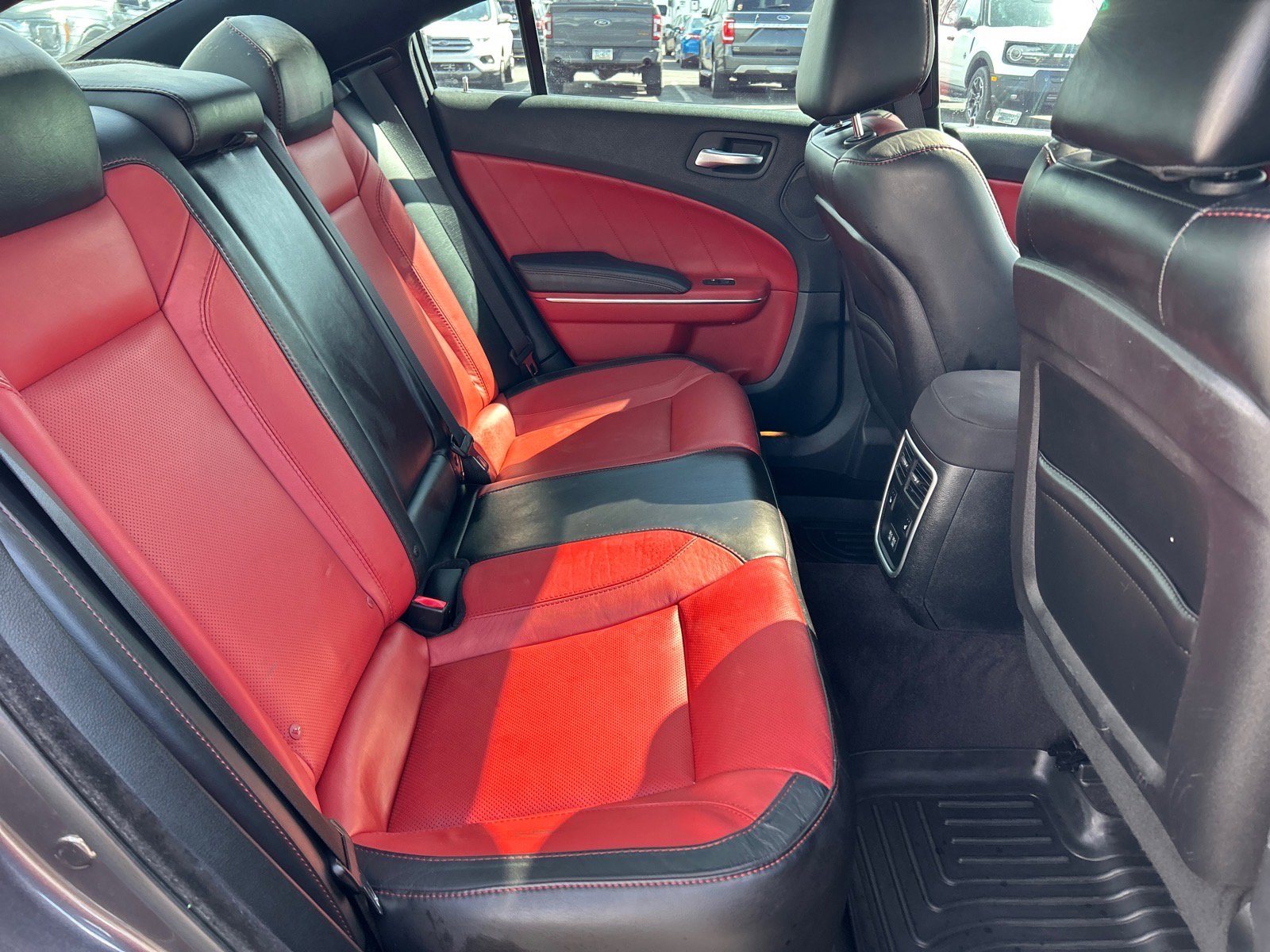 Used 2017 Dodge Charger R/T w/ Premium Group image 18