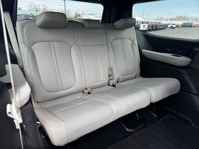 Certified 2025 Jeep Wagoneer Series III image 17