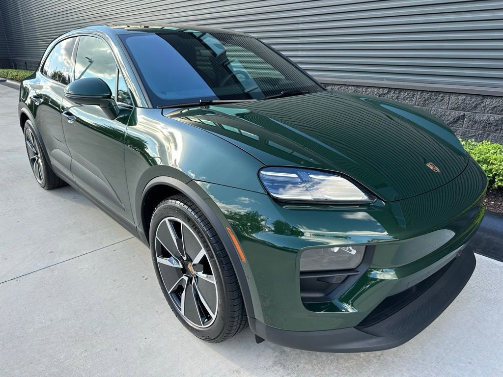 Used 2025 Porsche Macan Electric image 11