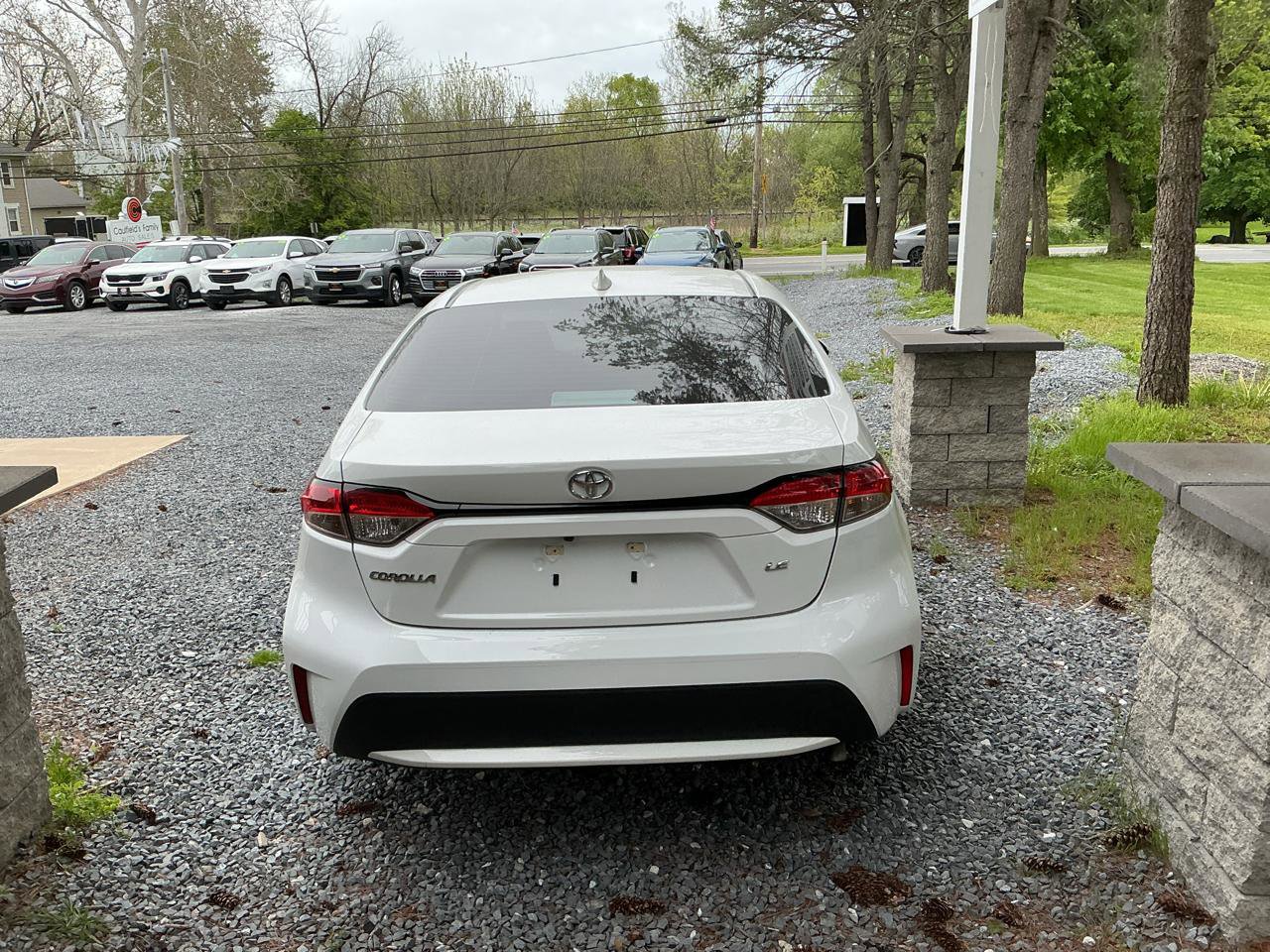 Used 2022 Toyota Corolla LE FWD image 6