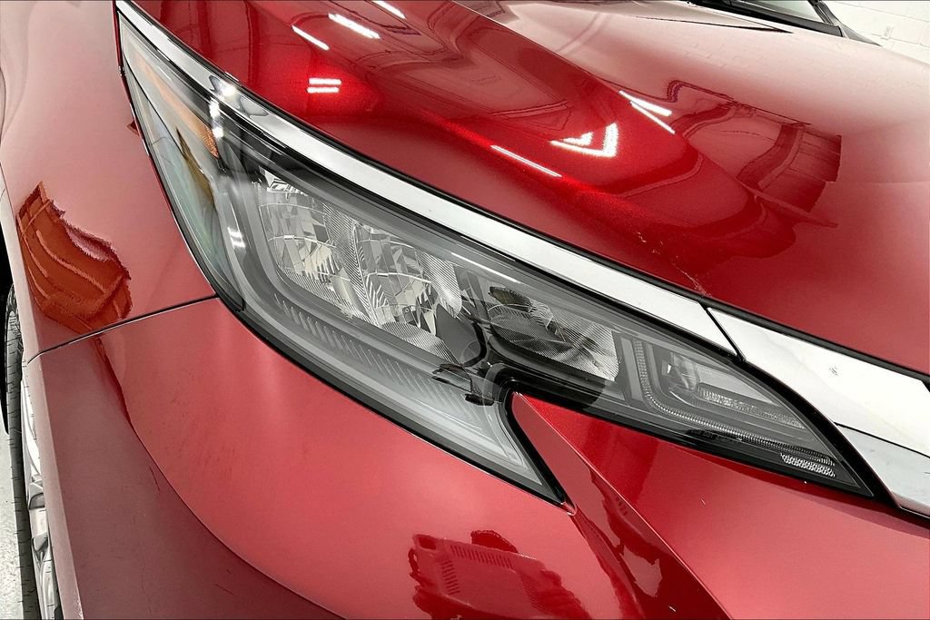 Used 2026 Toyota Sienna XLE FWD image 37