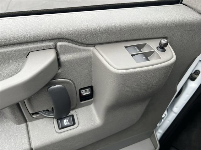 Certified 2025 Chevrolet Express 3500 LT w/ LT Preferred Equipment Group image 19