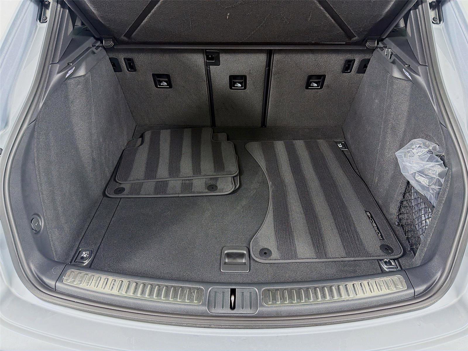 Certified 2025 Porsche Macan image 23