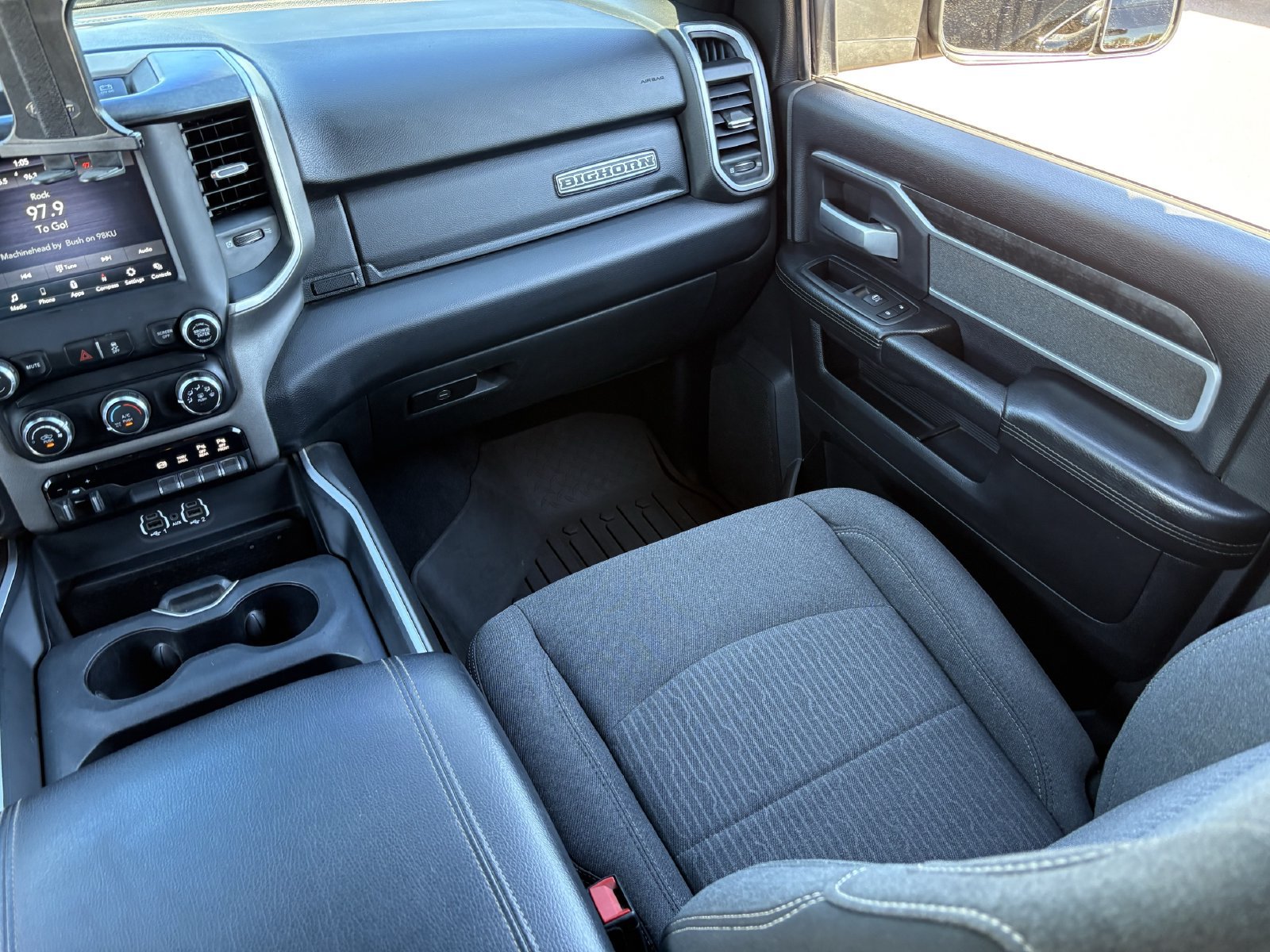 Used 2020 RAM 2500 Big Horn w/ Night Edition AWD/4WD image 17