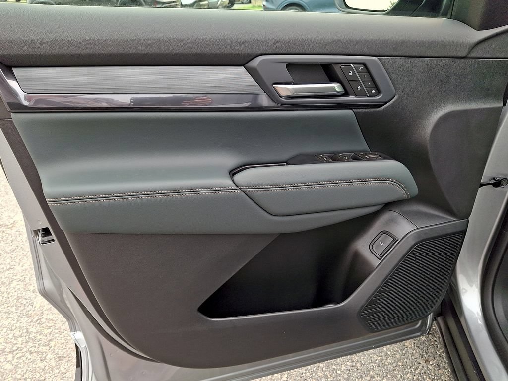 New 2026 GMC Terrain AT4 w/ Convenience Package III AWD/4WD image 8