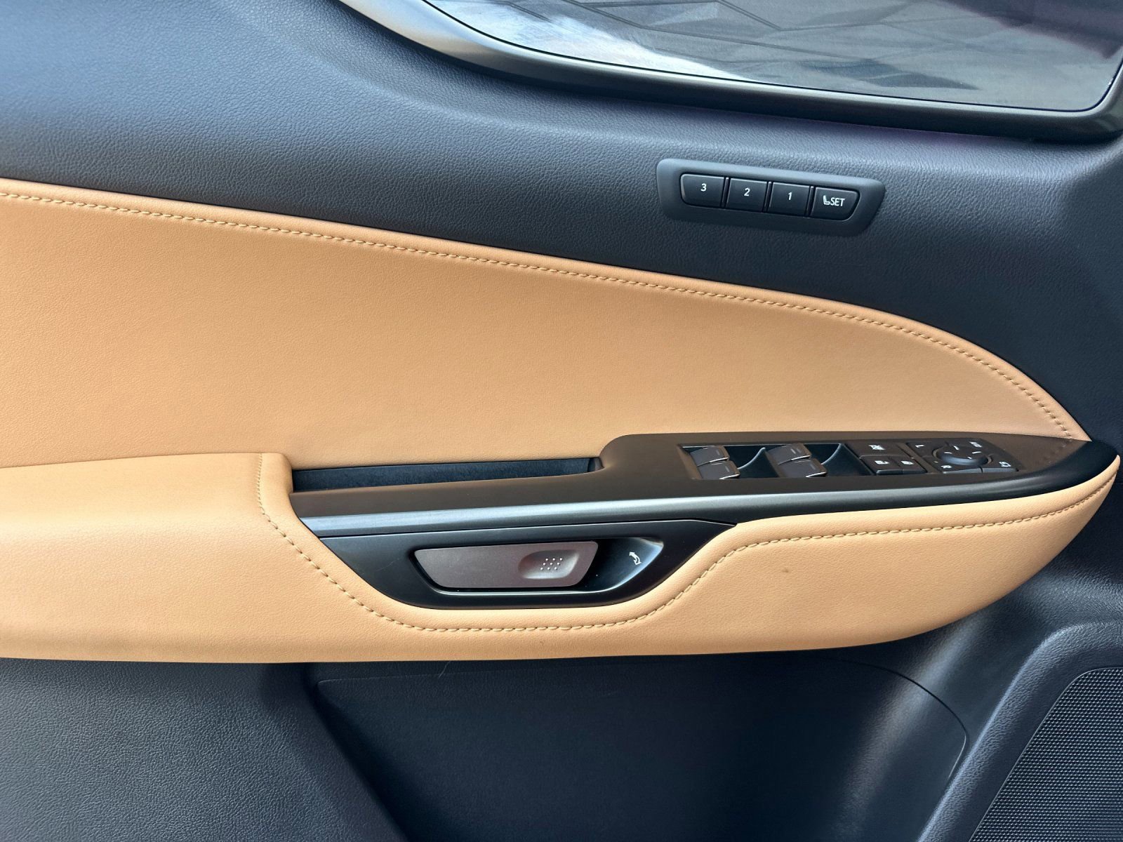 Used 2025 Lexus NX 350h AWD w/ Accessory Package (P5) image 11