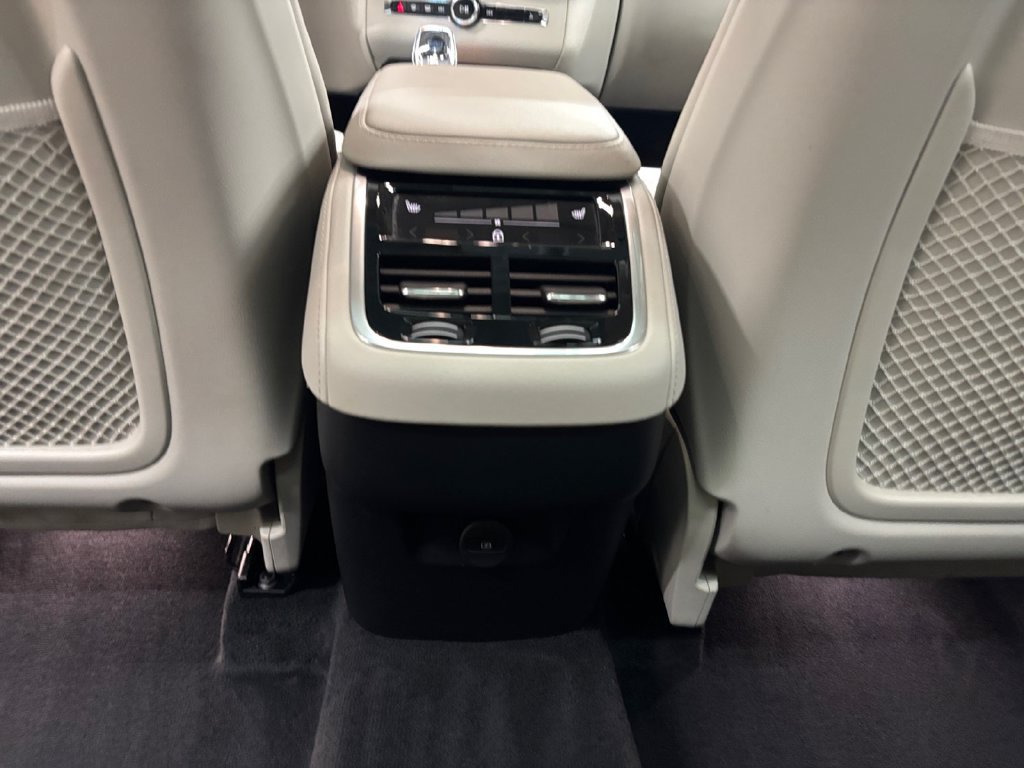 Certified 2026 Volvo XC90 B6 Ultra AWD/4WD image 33