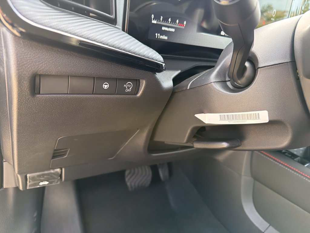 New 2026 Nissan Kicks SR w/ Cold Weather Package FWD image 18