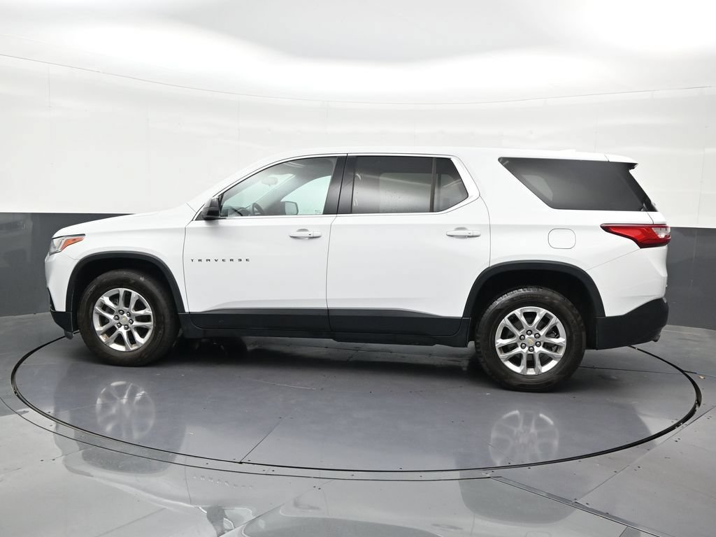 Used 2021 Chevrolet Traverse LS FWD image 2