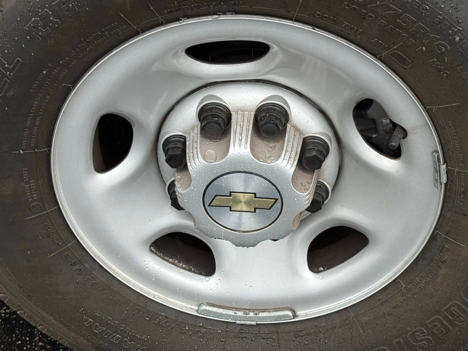 Used 2024 Chevrolet Express 2500 w/ Driver Convenience Package image 10