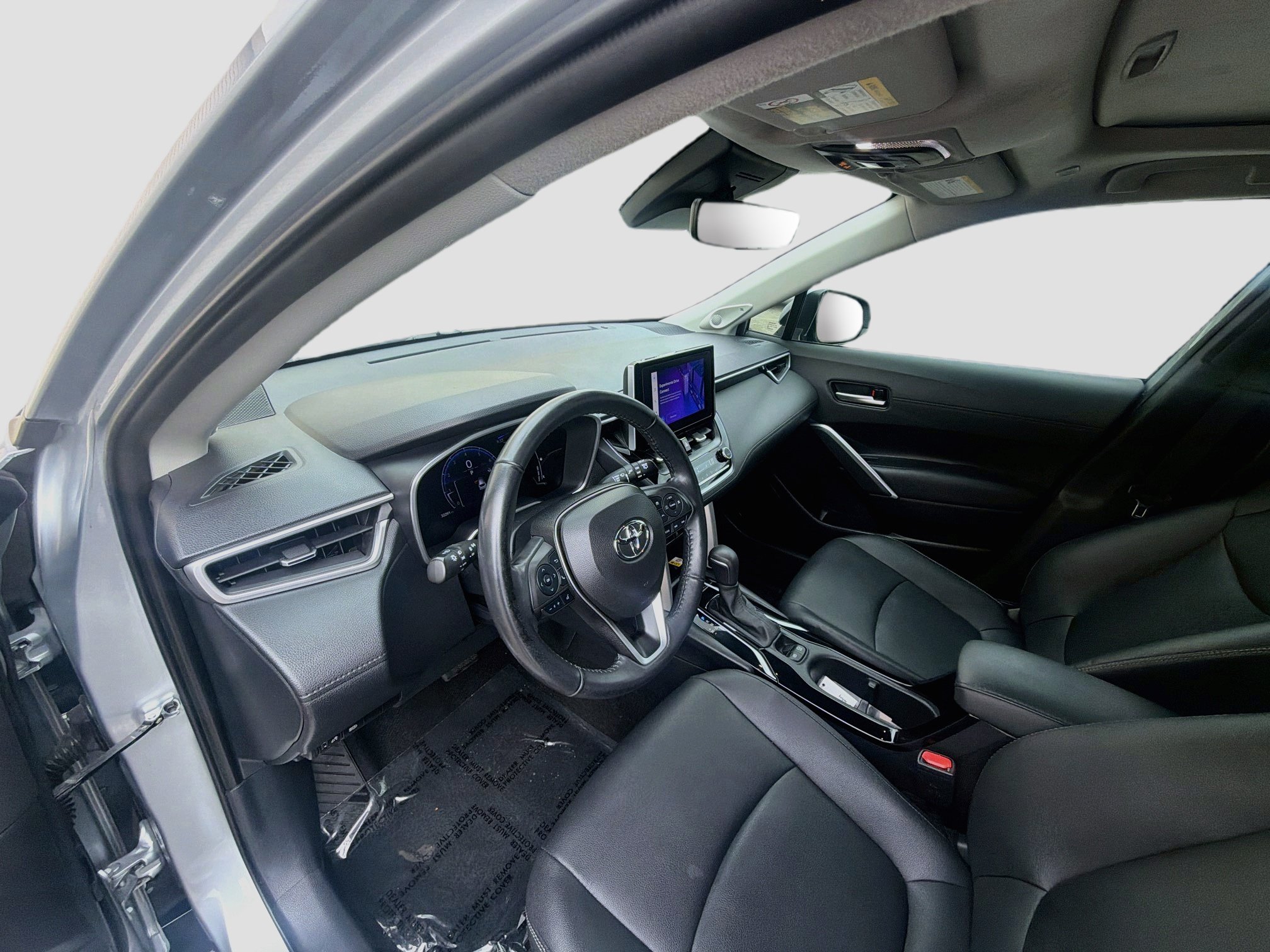 Used 2023 Toyota Corolla Cross XLE w/ Convenience Package FWD image 9