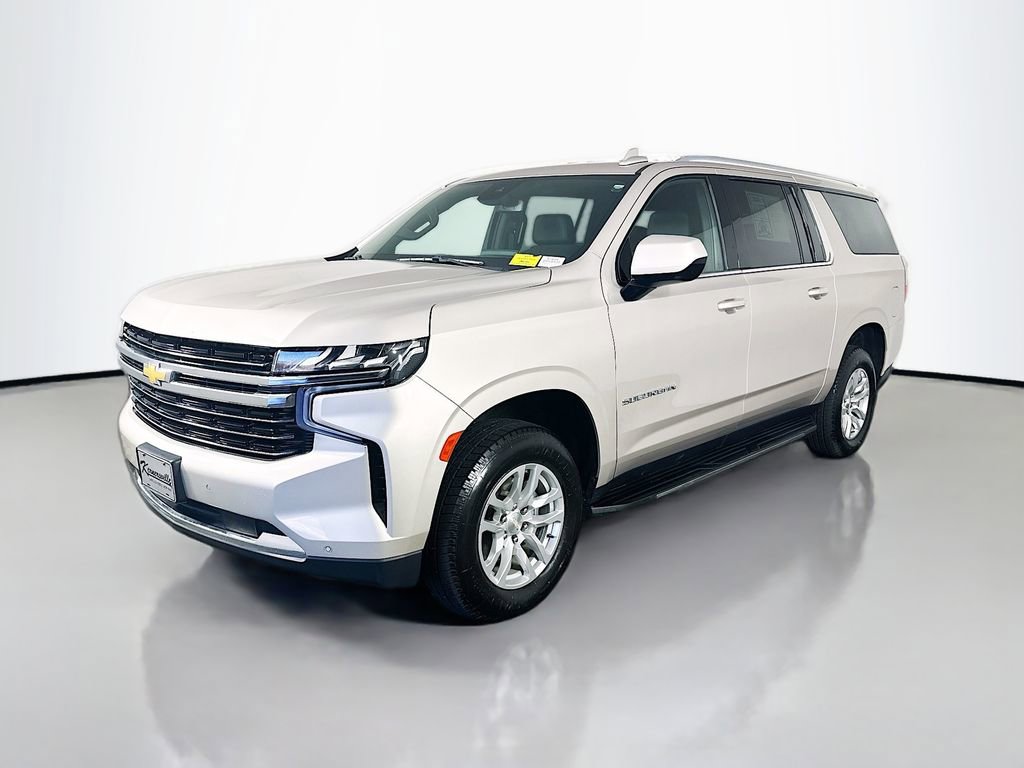 Used 2023 Chevrolet Suburban LT image 3