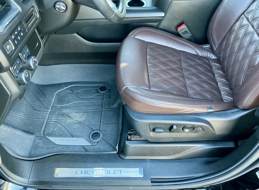 Used 2023 Chevrolet Suburban Z71 w/ Luxury Package image 42