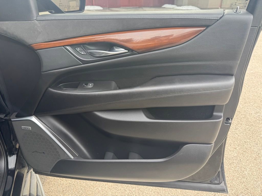 Used 2018 Cadillac Escalade ESV Luxury image 12