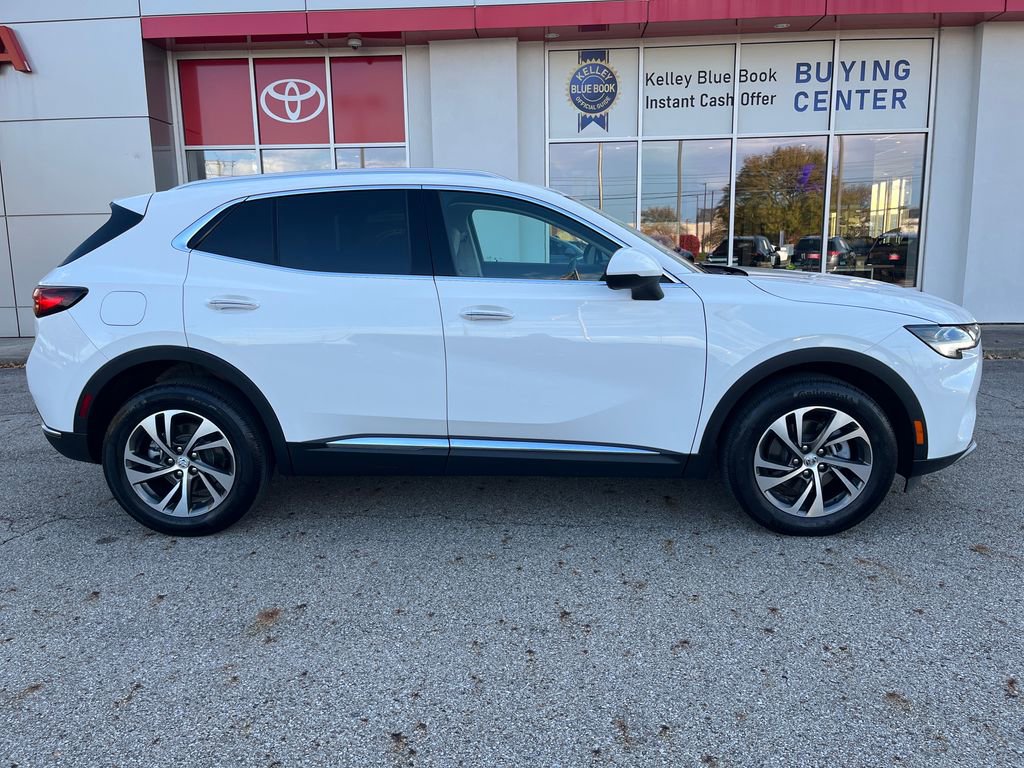 Used 2022 Buick Envision Essence w/ Safety Package image 7