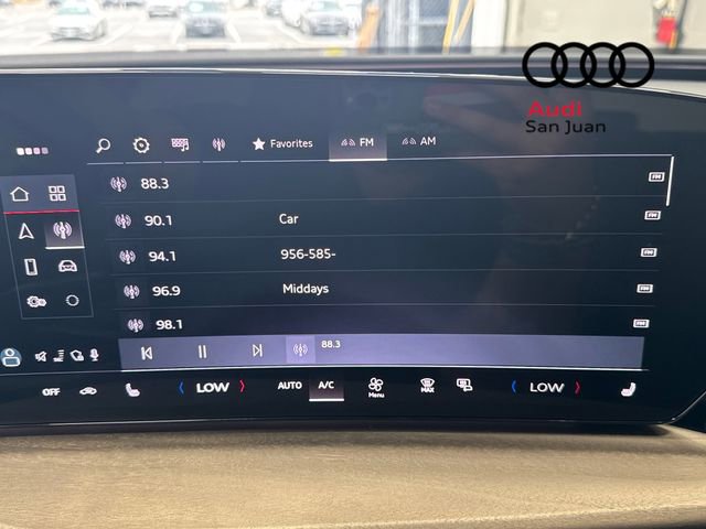 Used 2025 Audi Q5 Premium image 16