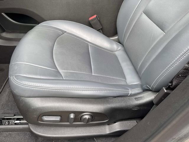 Used 2023 Buick Enclave Essence image 21