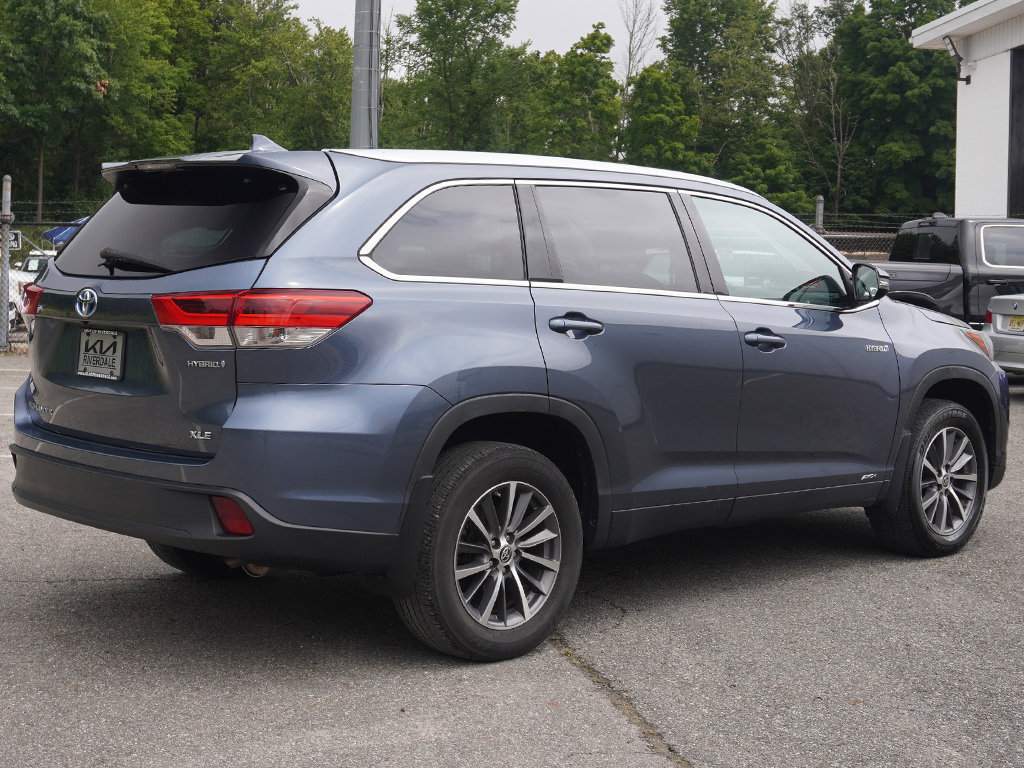 Used 2019 Toyota Highlander XLE AWD/4WD image 12