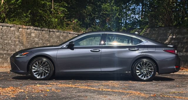 Certified 2025 Lexus ES 300h Ultra Luxury w/ Accessory Package (Z1) FWD image 9