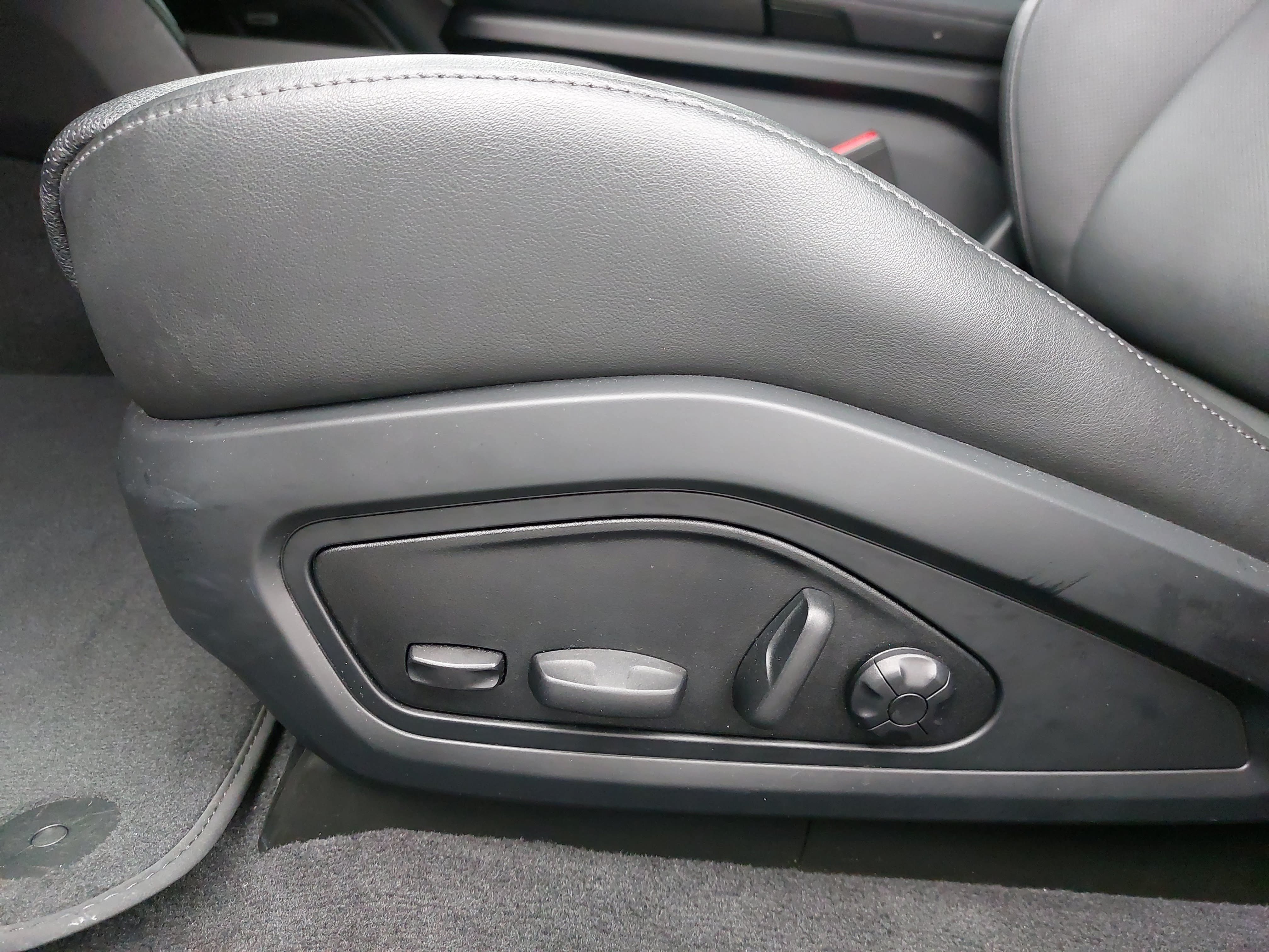 Certified 2025 Porsche Taycan RWD image 31
