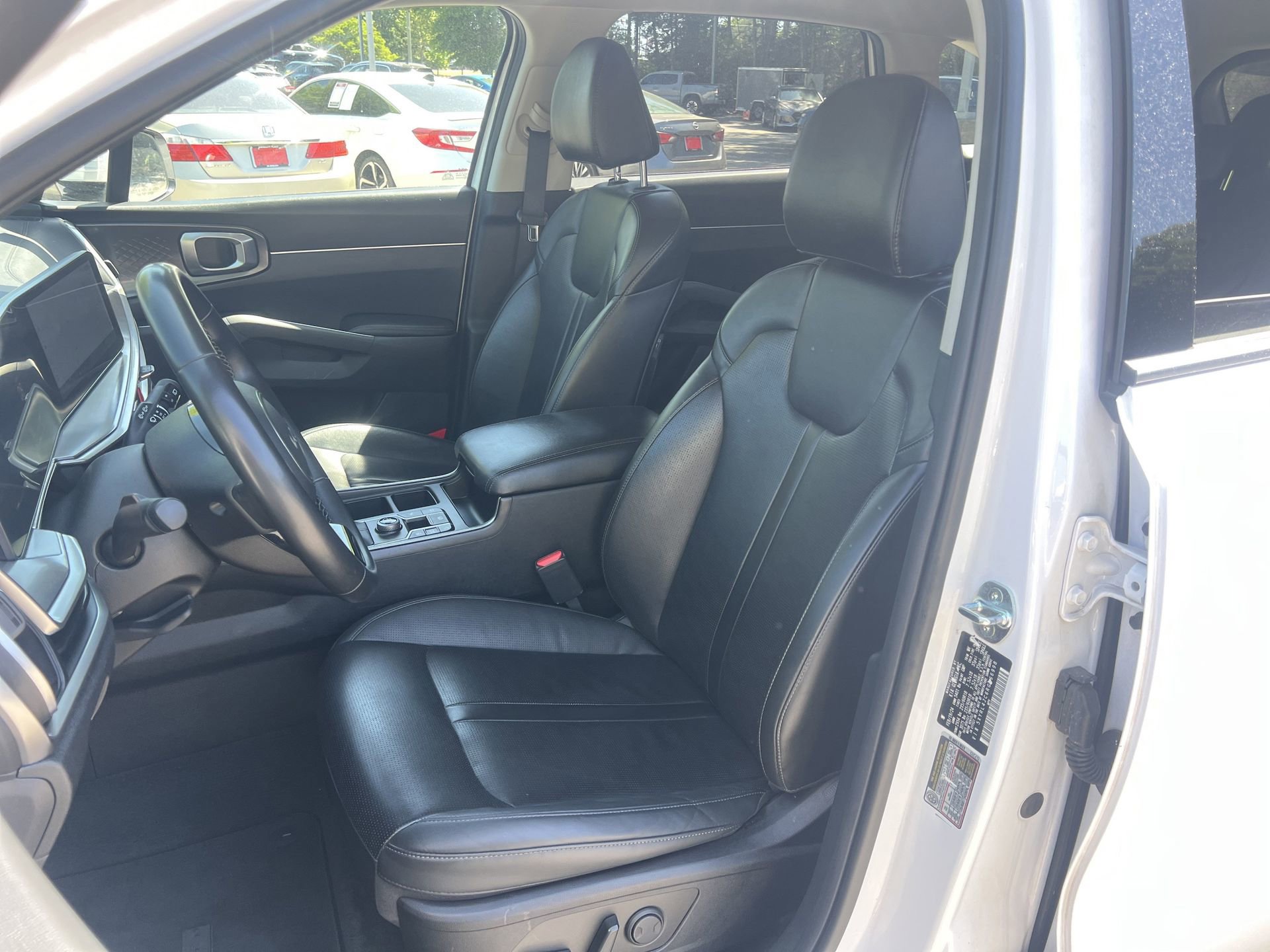 Used 2024 Kia Sorento S image 14